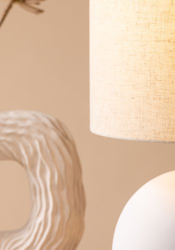 VENTURE DESIGN Torcello bordlampe - beige lin og hvit betong