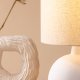 VENTURE DESIGN Torcello bordlampe - beige lin og hvit betong