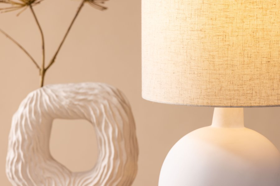 VENTURE DESIGN Torcello bordlampe - beige lin og hvit betong