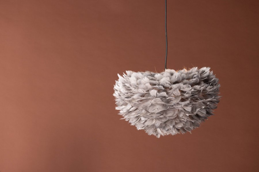 VENTURE DESIGN Nicola taklampe, Medium - gr kunstig fjr