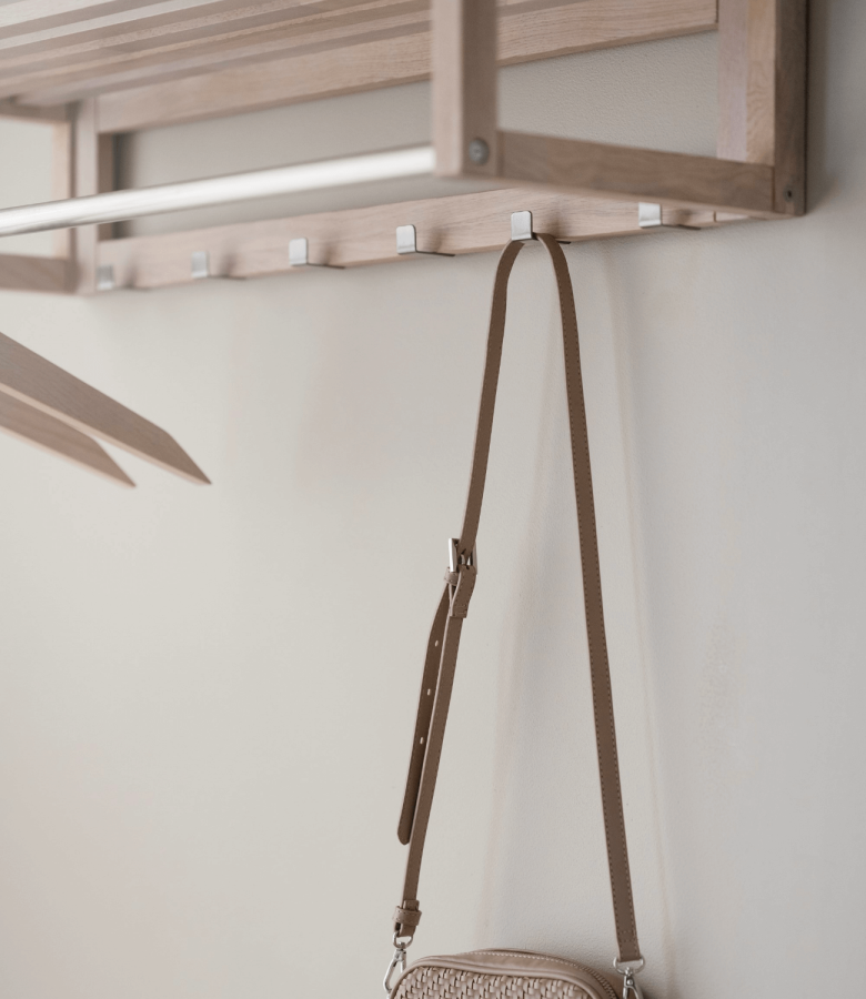 ROWICO rektangulr Confetti hattehylde m. 6 kroge -  hvidvasket eg og metal (80cm) 