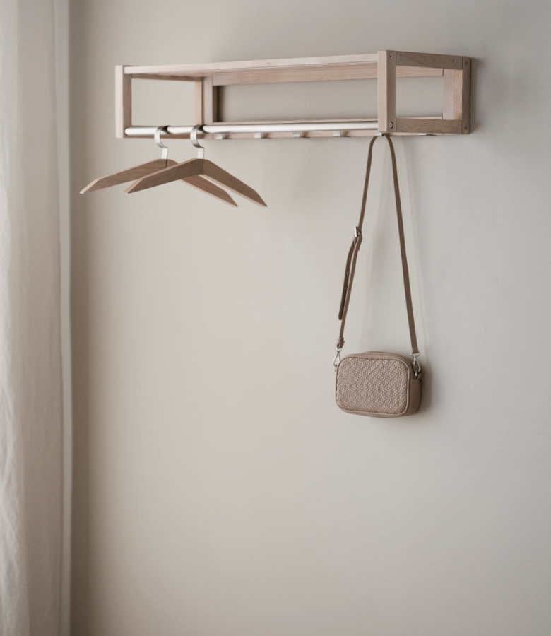 ROWICO rektangulr Confetti hattehylde m. 6 kroge -  hvidvasket eg og metal (80cm) 