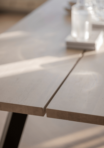 ROWICO Fred Plankentisch - weiß geölte Eiche und schwarzes Metall (240x100) 