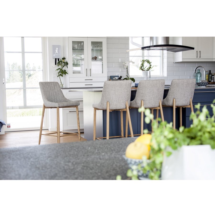 VENTURE DESIGN Plaza barkrakk, med ryggsttte og fotsttte - lys gr polyester og naturmetall