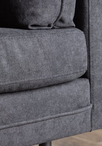 VENTURE DESIGN Boom Sessel, mit Armlehnen – schwarzer Polyesterstoff und Stahl