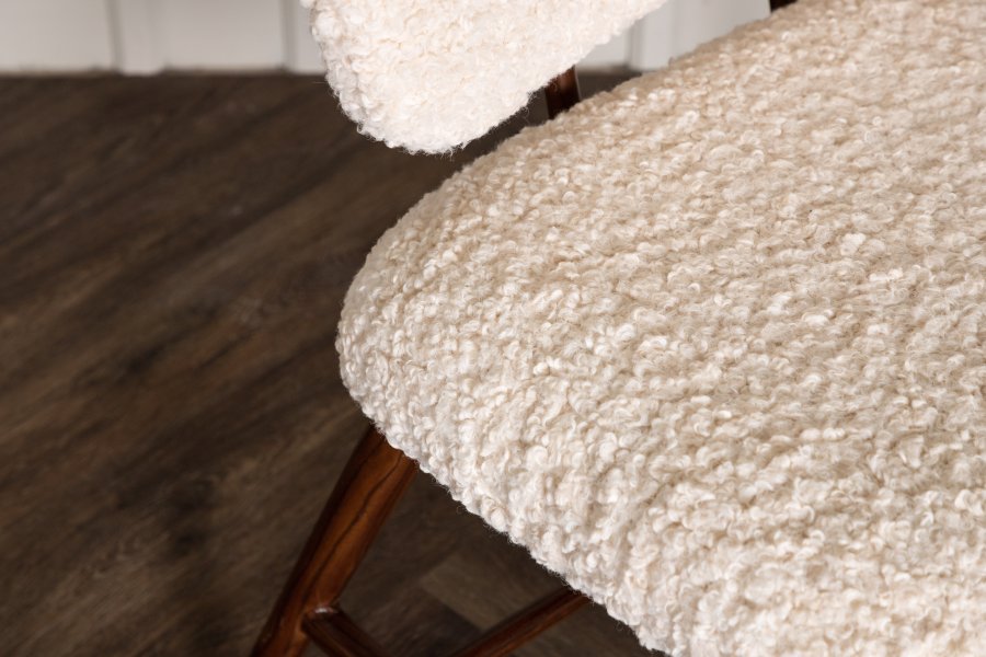 VENTURE DESIGN Midland loungestol - hvid bamsestof polyester og brun stl