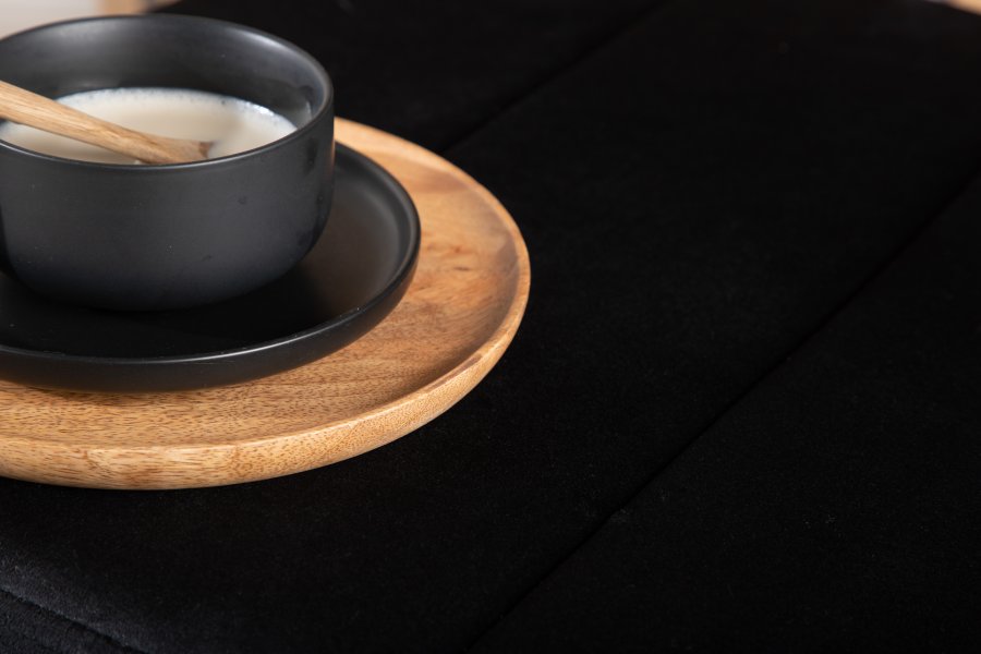 VENTURE DESIGN Monett loungestol - svart flyel og sort stl