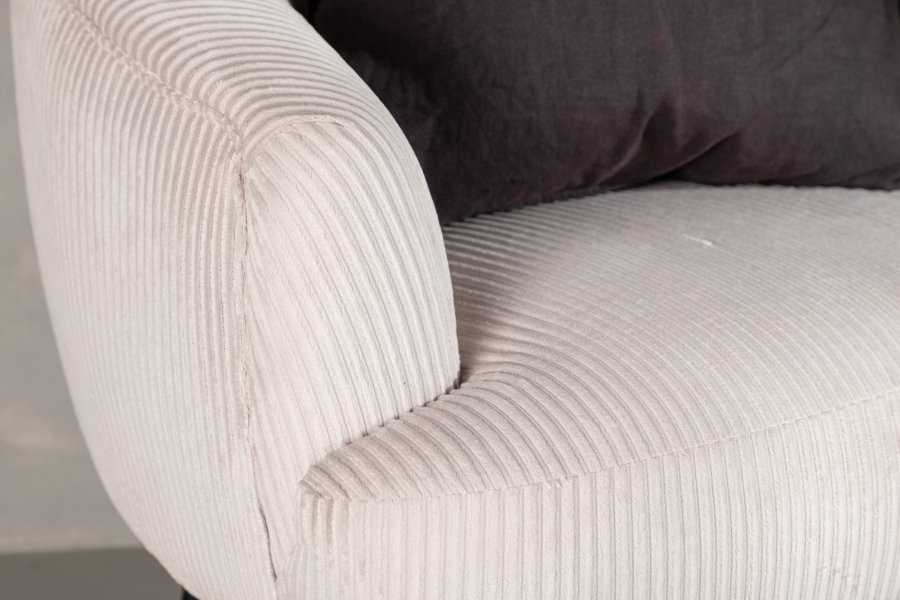 VENTURE DESIGN Derry Sessel - beigefarbener Samtpolyester und schwarzer Stahl