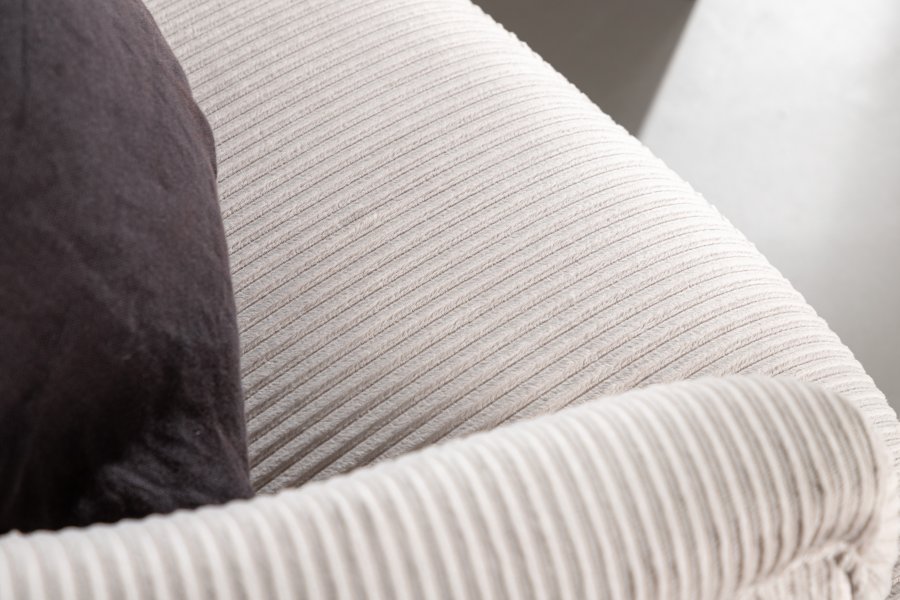 VENTURE DESIGN Derry Sessel - beigefarbener Samtpolyester und schwarzer Stahl