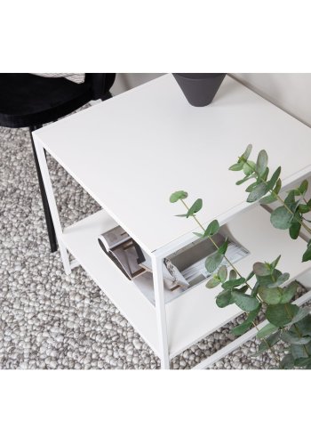 VENTURE DESIGN Sidebord i stl, m. hylle - hvit stl (50,8x50,8)