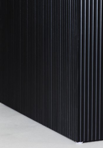 VENTURE DESIGN Matilda spisebord, m. udtrk - sort MDF med finr (130/180)