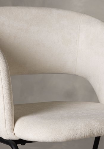 VENTURE DESIGN Day Esszimmerstuhl, mit Armlehnen – weißes Leinen und mattschwarzer Stahl