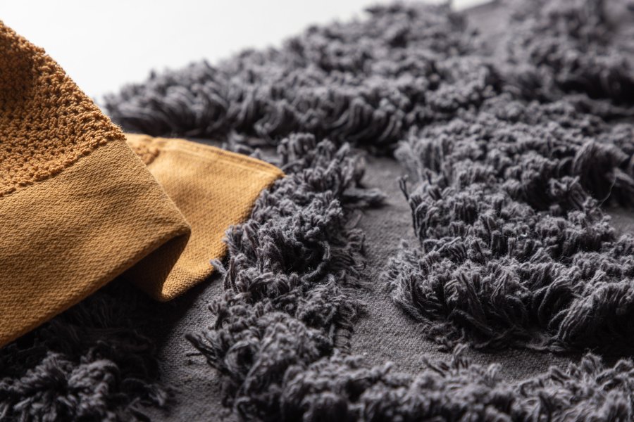 VENTURE DESIGN Hilma bademtte, rektangulr - mrkegr bomuld (50x80)