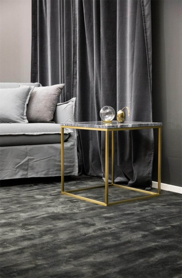 VENTURE DESIGN Estelle sidebord - sort marmor og messing metal (50x50)