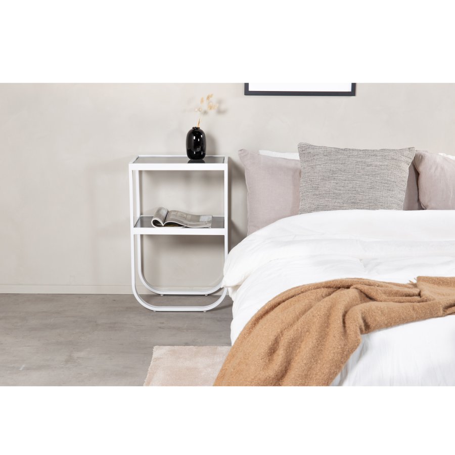 VENTURE DESIGN Rocker nattbord, med hylle - grtt rkt glass og hvitt metall (45x30)