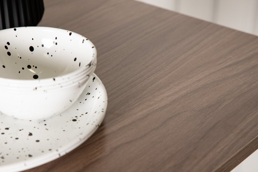 VENTURE DESIGN Tempe barbord, med fotsttte, firkantet - valntt MDF og svart stl (60x60)