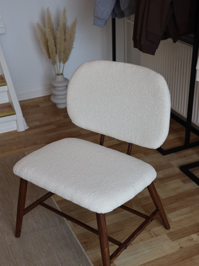 VENTURE DESIGN Midland loungestol - hvid bamsestof polyester og brun stl