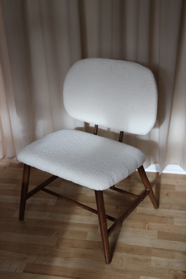 VENTURE DESIGN Midland loungestol - hvid bamsestof polyester og brun stl