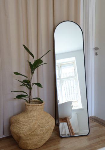 HOUSE NORDIC Madrid Standspiegel, rechteckig - Spiegelglas und schwarzes Aluminium (150x40)