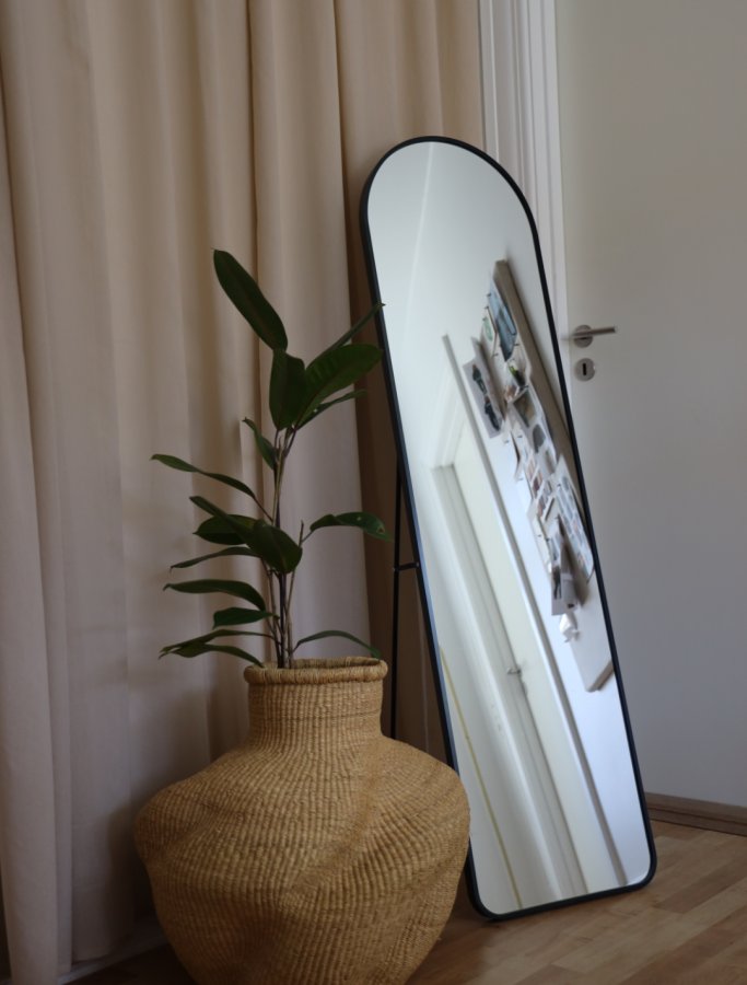 HOUSE NORDIC Madrid Standspiegel, rechteckig - Spiegelglas und schwarzes Aluminium (150x40)