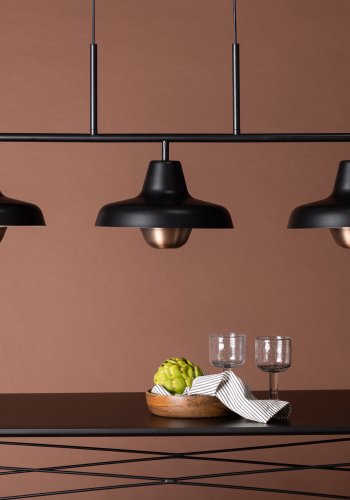 VENTURE DESIGN Stöten taklampe - matt sort og kobberfinish metall