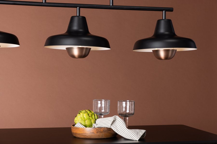 VENTURE DESIGN Stöten taklampe - matt sort og kobberfinish metall