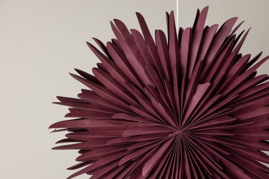 VENTURE DESIGN Sälen taklampe - mrkerdt papir (80cm)