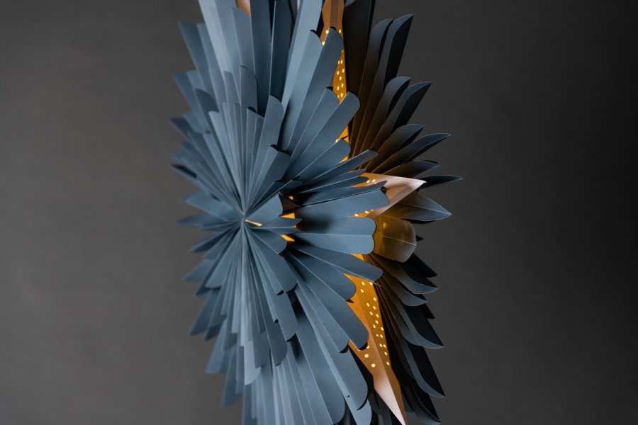 VENTURE DESIGN Sälen taklampe - grtt/bltt papir (80cm)