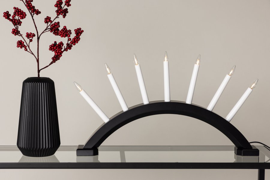 VENTURE DESIGN Kebnekaise bordlampe - hvit og svart furu (55cm)