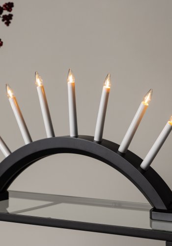 VENTURE DESIGN Kebnekaise bordlampe - hvit og svart furu (55cm)