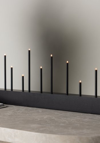 VENTURE DESIGN Kungsberget bordlampe - svart MDF og sort stl (77cm)