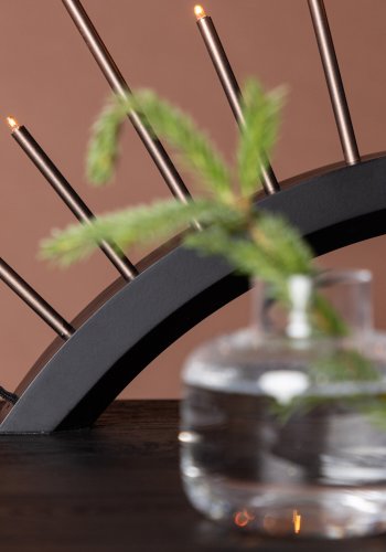 VENTURE DESIGN Björnrike Tischleuchte - Kupfermetall und schwarzes MDF