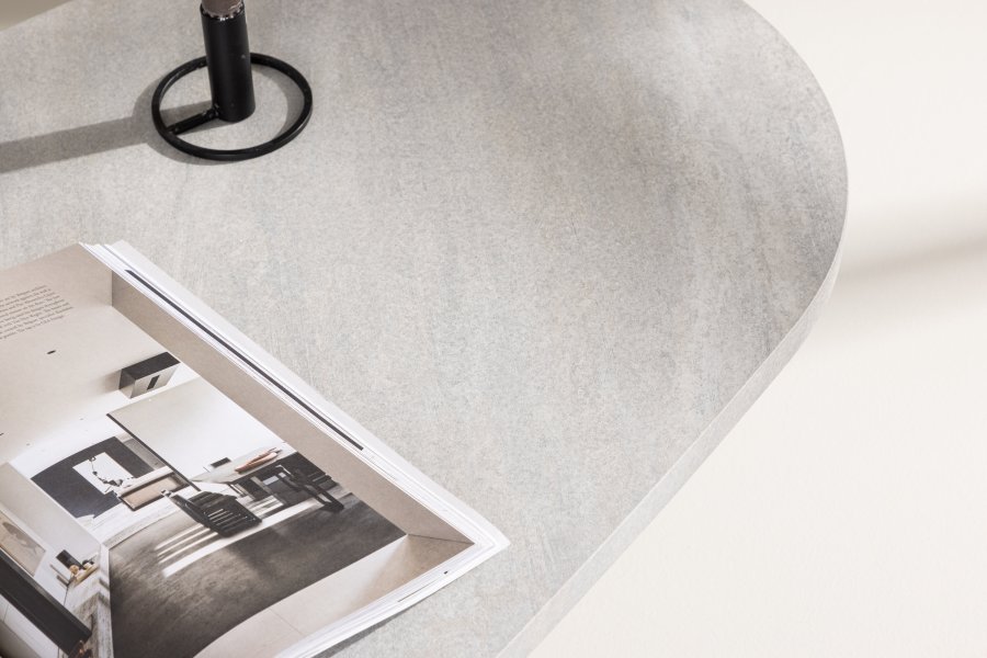 VENTURE DESIGN Grönvik Couchtisch – hellgraue Betonoptik und Mocca-MDF (130x65)