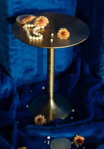 BOLD MNKEY Hypnotizing Rundt sidebord, rundt - gull aluminium (37)