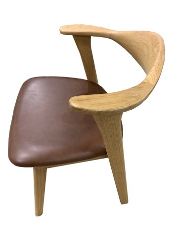 Designer-Esszimmerstuhl mit Armlehnen – dunkelbraunes Leder und massive Natur-Eiche