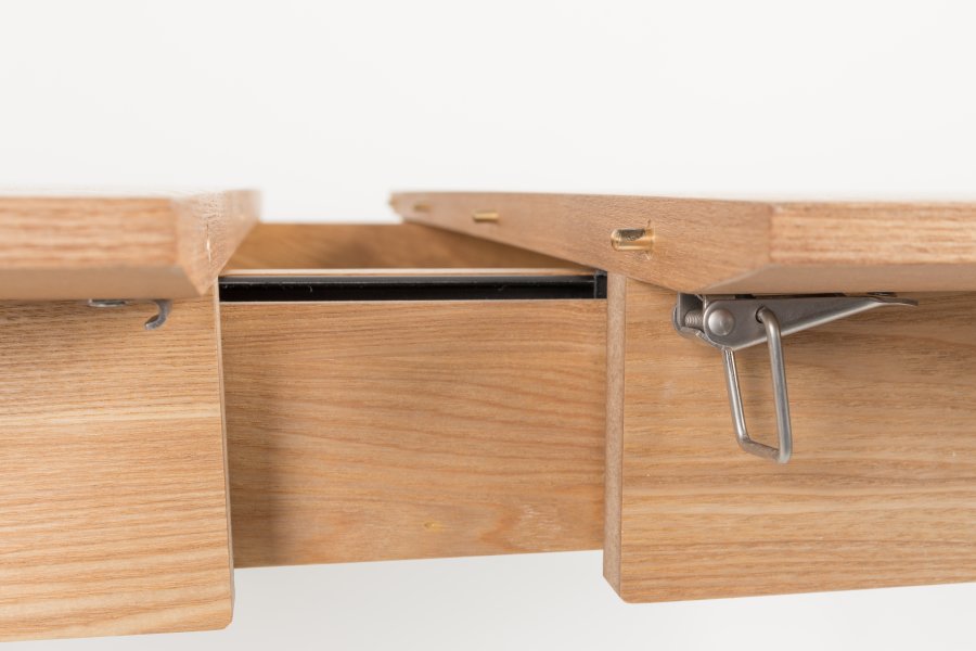 ZUIVER Glimps spisebord, med butterfly bordplate - naturlig eikefiner og ask (180/240x90)