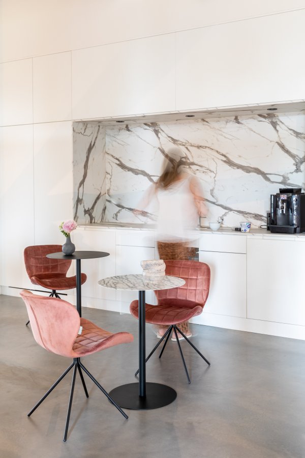 ZUIVER Snow Bistro bord, rundt - svart stl (57)