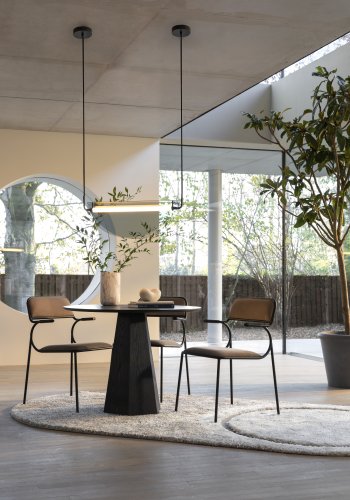 ZUIVER Bord Pilar Svart