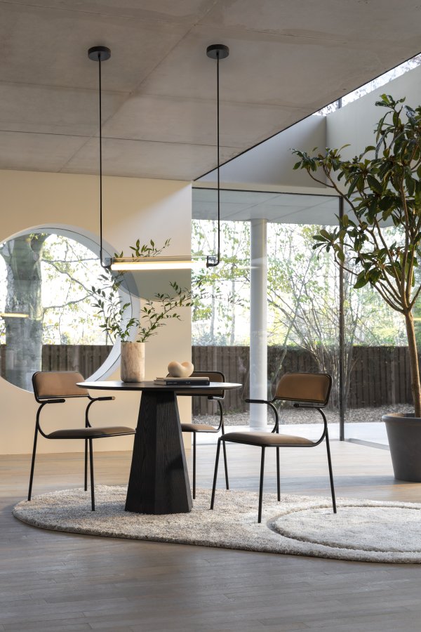 ZUIVER Bord Pilar Svart