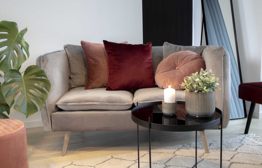 HOUSE NORDIC Venezia hjrnebord - glassbordplate og sort stl, rundt ( 48)