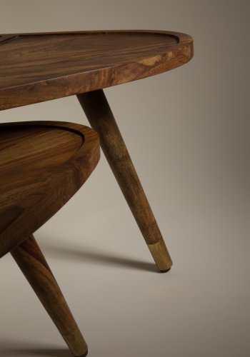 DUTCHBONE Sham salongbord, ovalt - brunt sheesham-tre og messingstl (sett med 2)