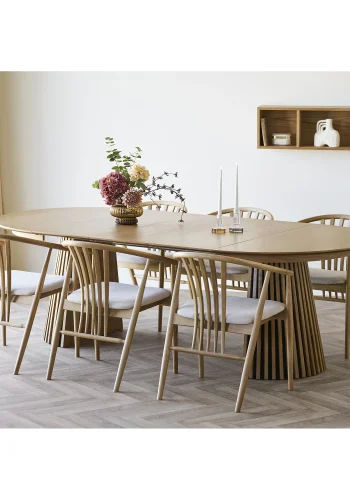 HOUSE NORDIC Osaka spisebord - Spisebord, eikefiner, naturlig, inkludert tre ileggsplater<br>120x120-160-200-240x75 cm