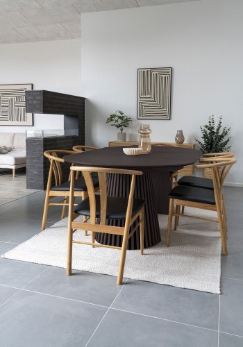 HOUSE NORDIC Osaka spisebord - Spisebord, eikefiner, svart, inkludert to ileggsplater<br>120x120-160-200x75 cm