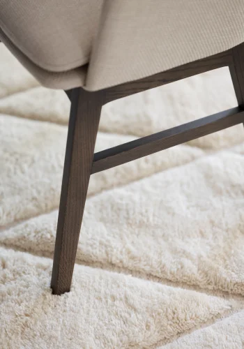 ROWICO Windham lnestol, m. armln - beige polyester og brun egetr