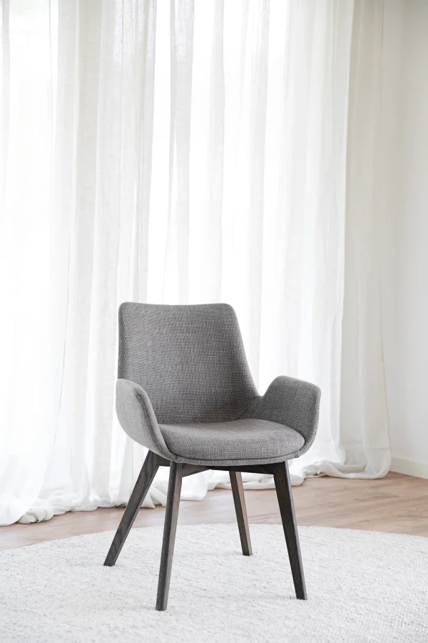 ROWICO Drimsdale lenestol, m. armlener - gr polyester og brun eik