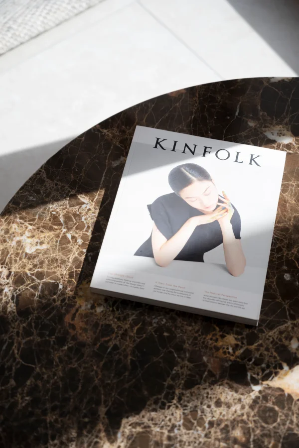 ROWICO Brooksville sofabord, rund - brun marmor og brun egefinér (90)