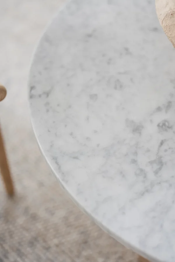 ROWICO Brooksville sofabord, rund - hvid marmor og brun egefinér (90)