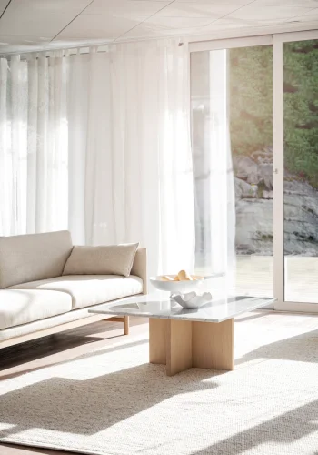 ROWICO Brooksville sofabord, kvadratisk - hvid marmor og hvidpigmenteret egefinér (90x90)