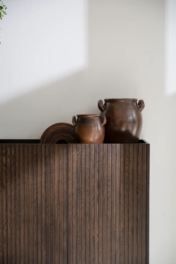 ROWICO Halifax skap, m. 2 drer og 2 hyller - brun eikefiner og sort metall