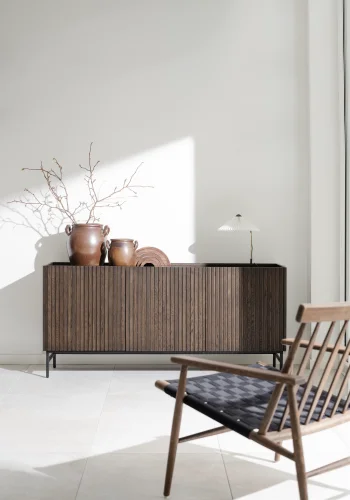 ROWICO Halifax skjenk, m. 3 drer og 3 hyller - brun eikefiner og sort metall